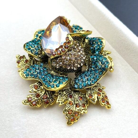 Yellow Gold with Topaz and Aquamarine Crystal Corsage Flower Pin Back Brooch - Picture 6 of 11